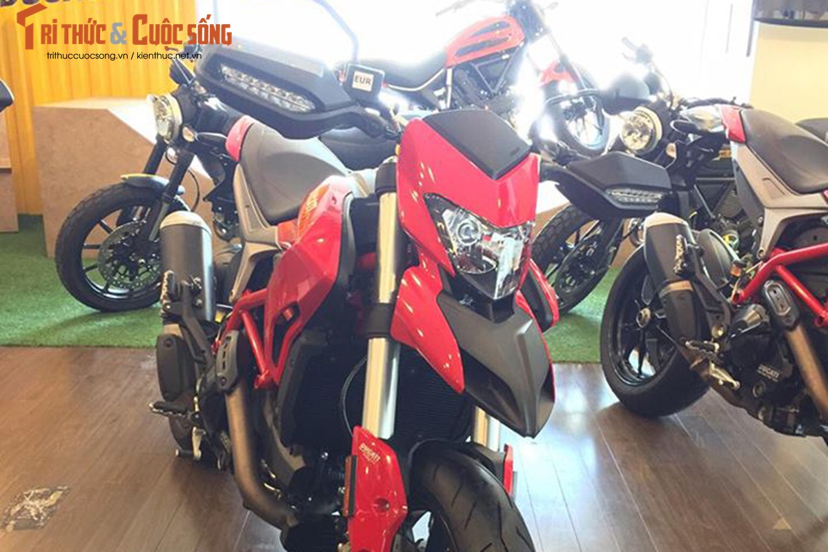 Ducati Hyperstrada 939 dau tien ve Viet Nam gia 500 trieu dong-Hinh-2